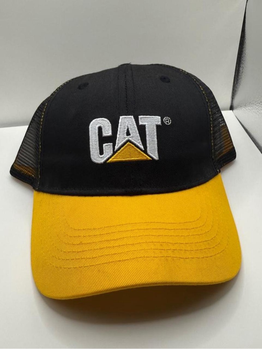 Caterpillar black and yellow trucker hat #workwear #outdoors #construction